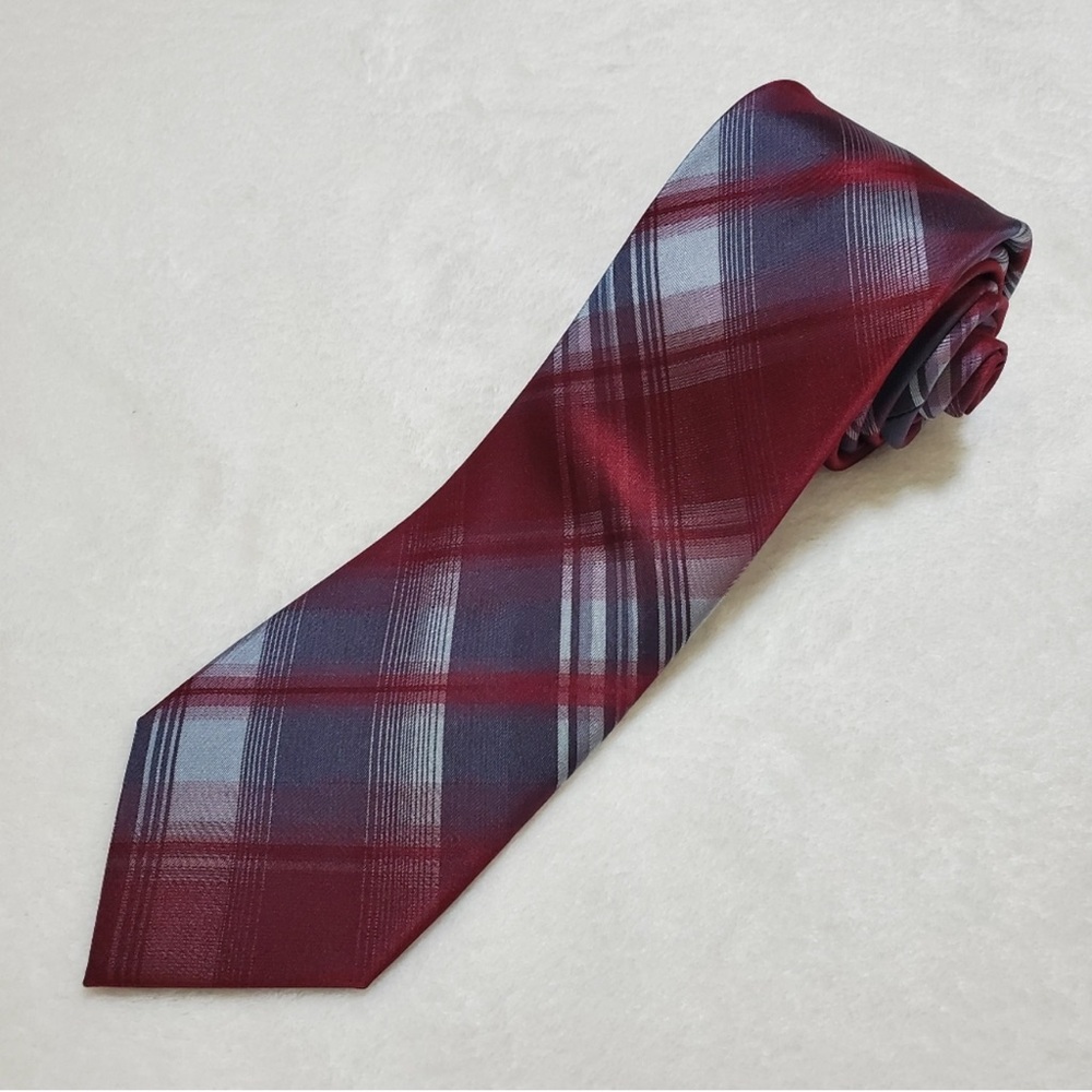 Calvin Klein 100%‎ Silk Pattern Tie. Size OS